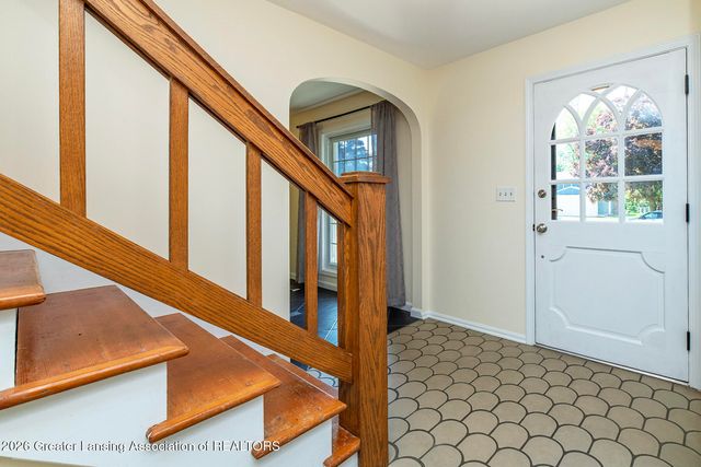 1012 Fox Hills Drive, East Lansing, MI 48823