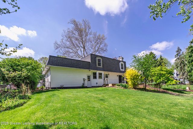 1012 Fox Hills Drive, East Lansing, MI 48823