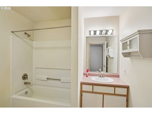 5130 Sw MULTNOMAH Blvd C, Portland, OR 97219