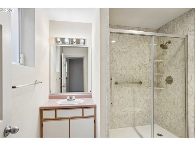 5130 Sw MULTNOMAH Blvd C, Portland, OR 97219