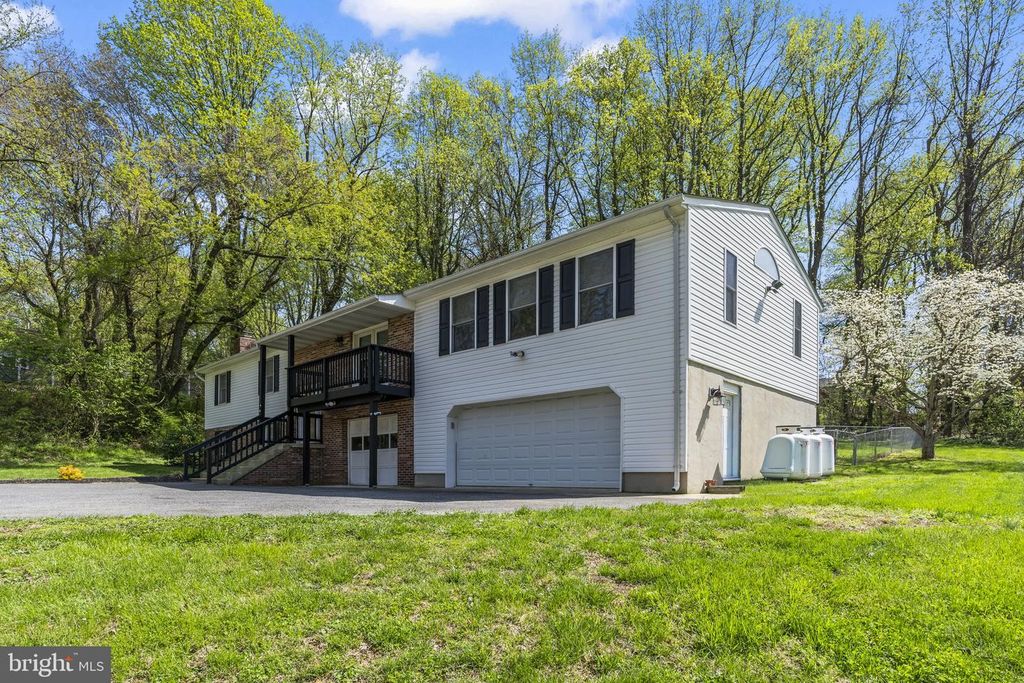 Image 2 of property listing at 3305 CHESAPEAKE BEACH RD, Chesapeake Beach, MD 20732