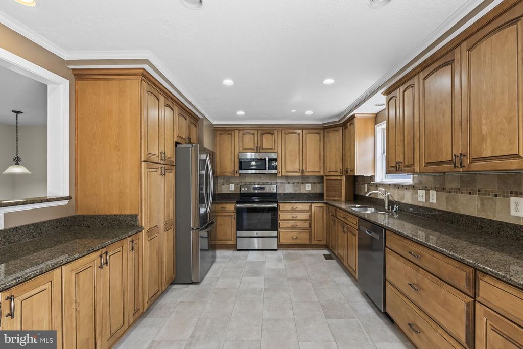 Image 4 of property listing at 3305 CHESAPEAKE BEACH RD, Chesapeake Beach, MD 20732