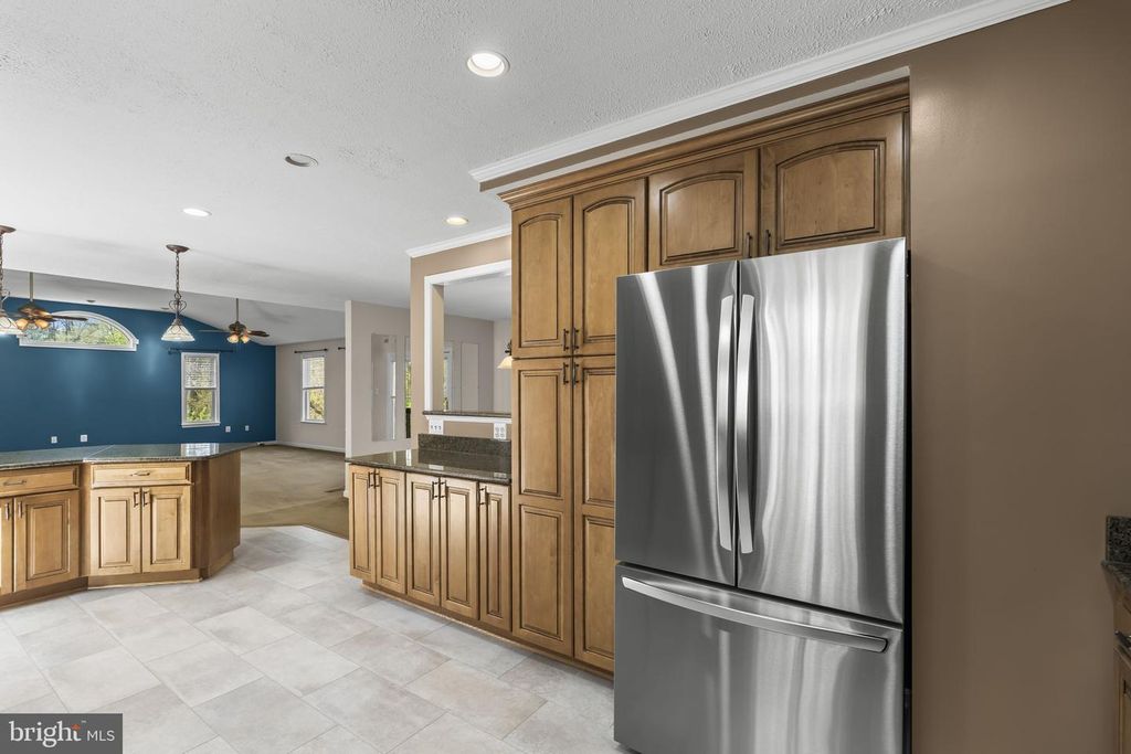 Image 5 of property listing at 3305 CHESAPEAKE BEACH RD, Chesapeake Beach, MD 20732