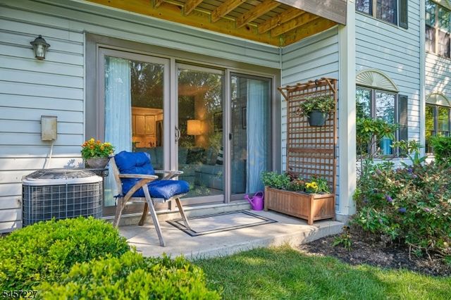 89 Woodward Ln, Bernards Twp., NJ 07920