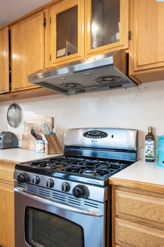 59202 N River Road, Benton City, WA 99320