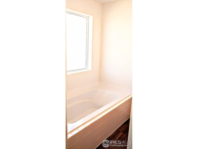 2404 Jasmine Ln, Johnstown, CO 80534