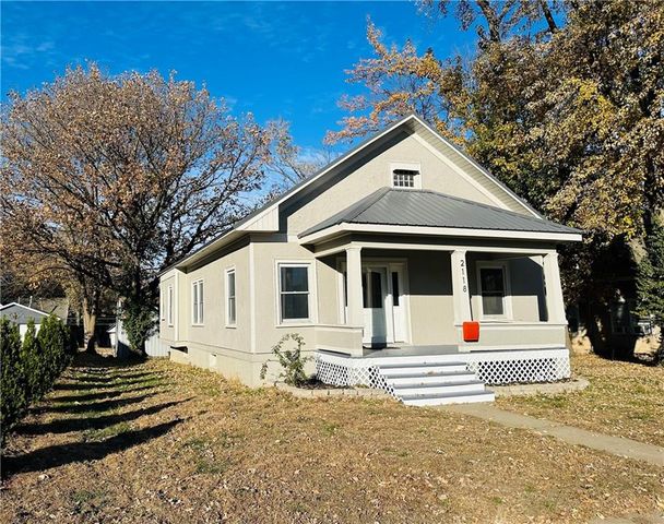 2118 South Street, Lexington, MO 64067