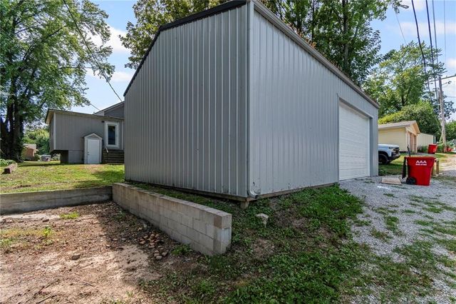 2118 South Street, Lexington, MO 64067