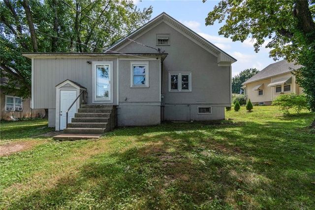2118 South Street, Lexington, MO 64067