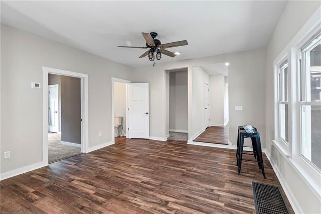 2118 South Street, Lexington, MO 64067