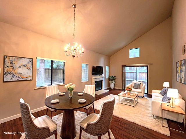 2130 University Park Dr, Sacramento, CA 95825