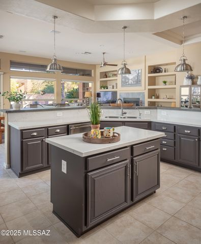 13828 N Topflite Drive, Oro Valley, AZ 85755