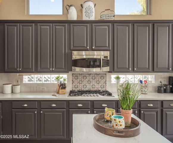 13828 N Topflite Drive, Oro Valley, AZ 85755