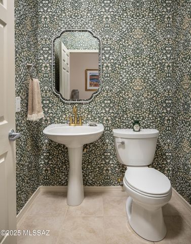 13828 N Topflite Drive, Oro Valley, AZ 85755