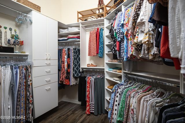 13828 N Topflite Drive, Oro Valley, AZ 85755