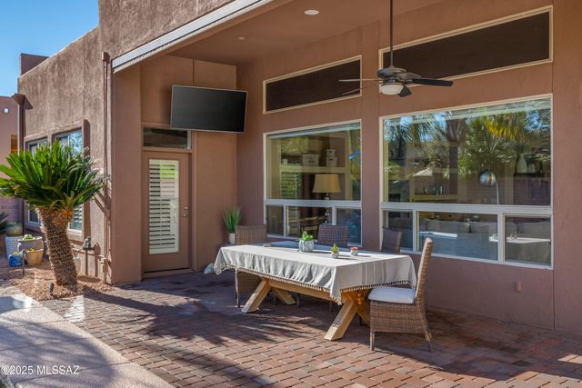 13828 N Topflite Drive, Oro Valley, AZ 85755