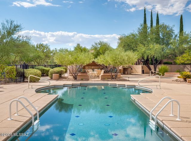 13828 N Topflite Drive, Oro Valley, AZ 85755