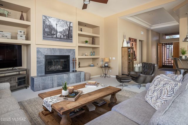 13828 N Topflite Drive, Oro Valley, AZ 85755