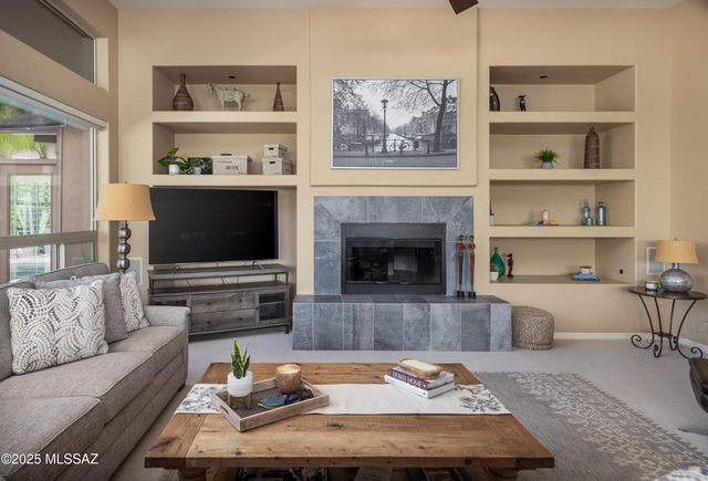 13828 N Topflite Drive, Oro Valley, AZ 85755