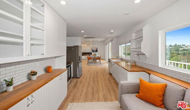 5035 Escobedo Drive, Woodland Hills (los Angeles), CA 91364