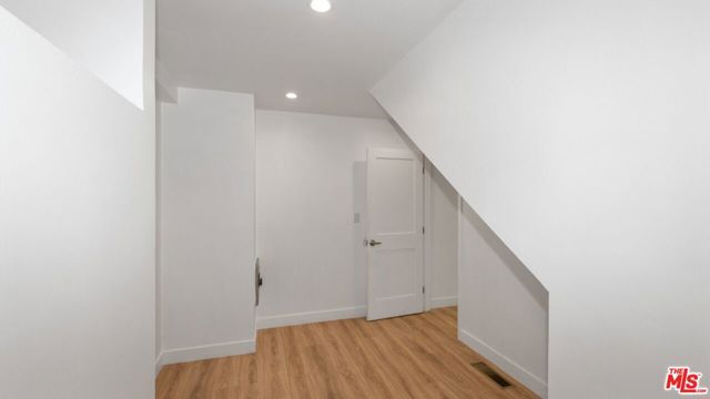 5035 Escobedo Drive, Woodland Hills (los Angeles), CA 91364