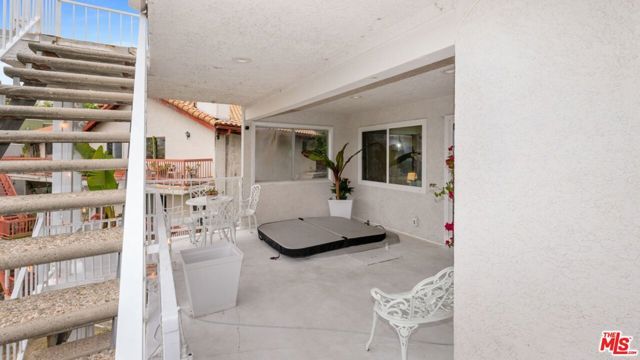 5035 Escobedo Drive, Woodland Hills (los Angeles), CA 91364
