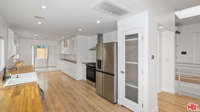 5035 Escobedo Drive, Woodland Hills (los Angeles), CA 91364