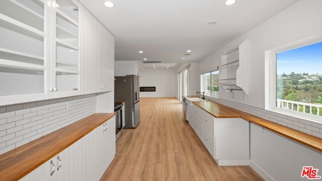 5035 Escobedo Drive, Woodland Hills (los Angeles), CA 91364