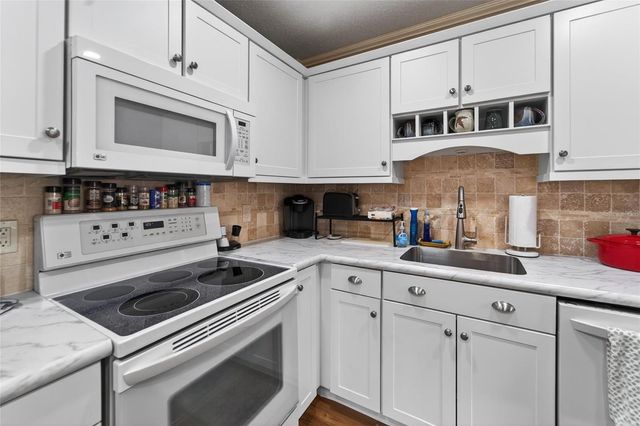 301 KINGS BOULEVARD 138, Sun City Center, FL 33573