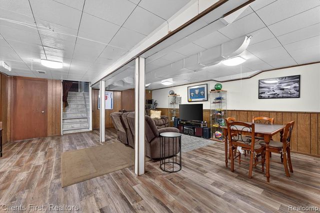 17606 Avon Avenue, Detroit, MI 48219