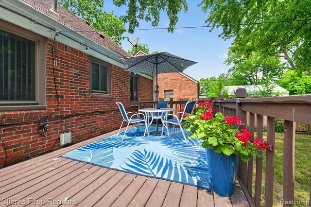 17606 Avon Avenue, Detroit, MI 48219