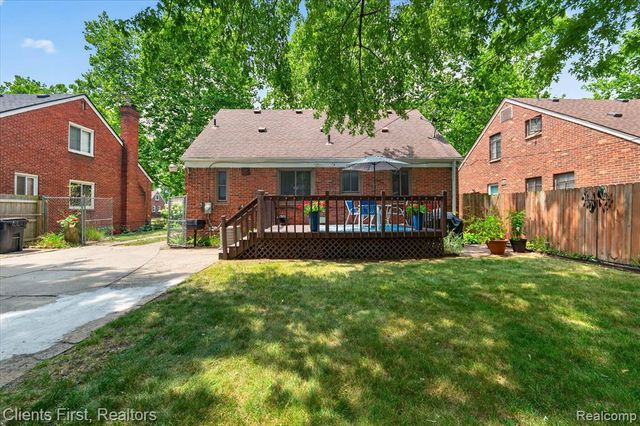 17606 Avon Avenue, Detroit, MI 48219