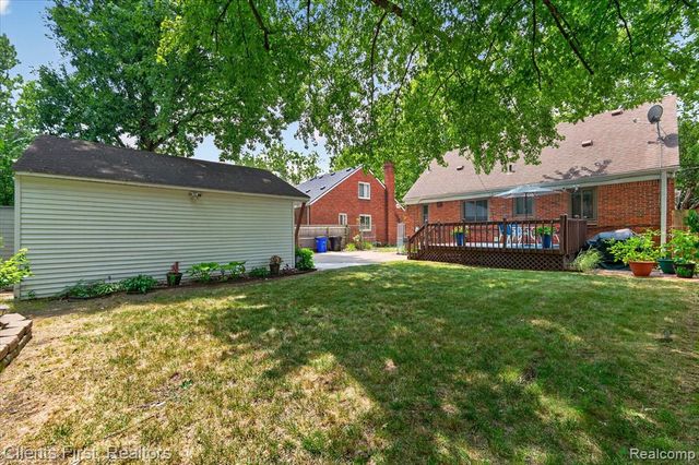 17606 Avon Avenue, Detroit, MI 48219