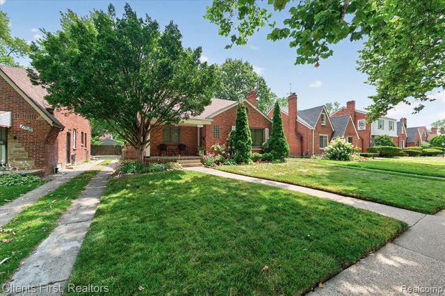 17606 Avon Avenue, Detroit, MI 48219