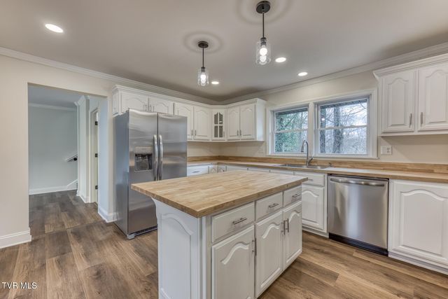 2230 Dave Buck Road, Johnson City, TN 37601