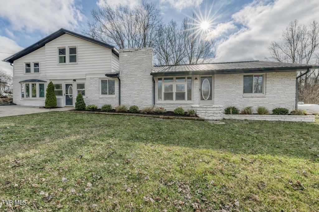 2230 Dave Buck Road, Johnson City, TN 37601