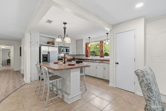 6617 Ravine St, Milton, FL 32570