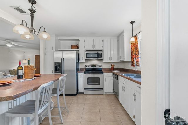 6617 Ravine St, Milton, FL 32570