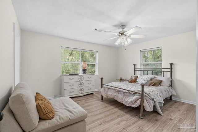 6617 Ravine St, Milton, FL 32570