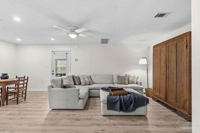 6617 Ravine St, Milton, FL 32570