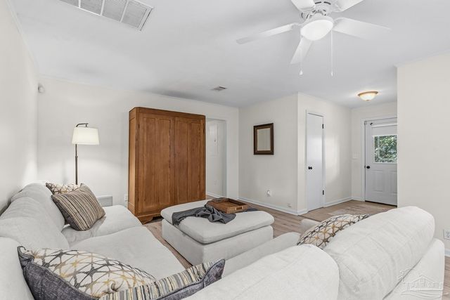 6617 Ravine St, Milton, FL 32570