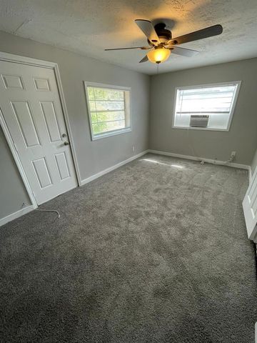 2910 E EMMA STREET, Tampa, FL 33610