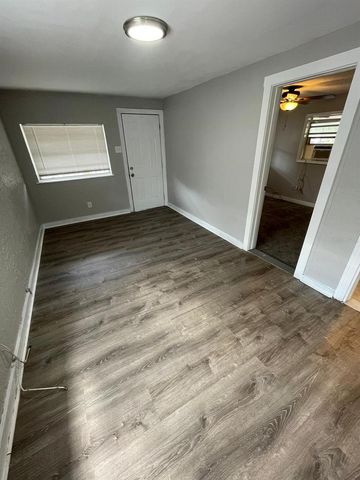 2910 E EMMA STREET, Tampa, FL 33610