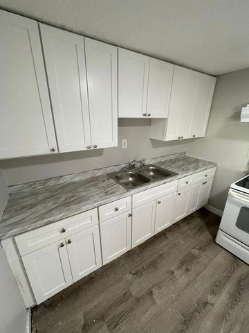 2910 E EMMA STREET, Tampa, FL 33610