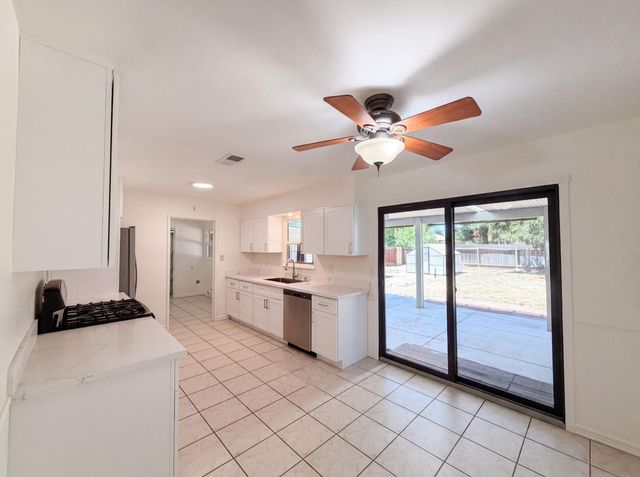 719 N Crescent Ave, Lodi, CA 95240