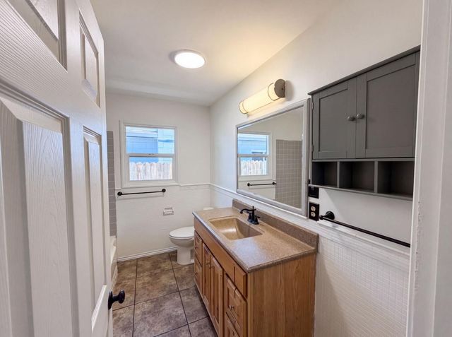 719 N Crescent Ave, Lodi, CA 95240
