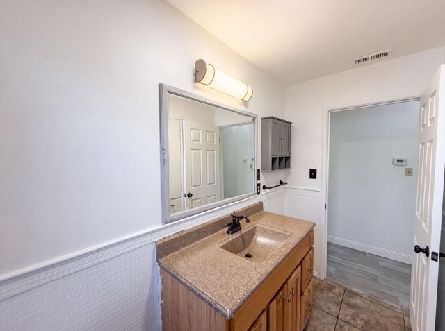 719 N Crescent Ave, Lodi, CA 95240