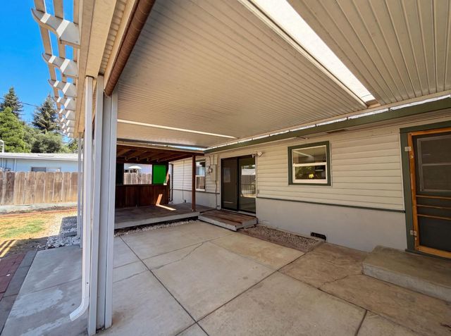 719 N Crescent Ave, Lodi, CA 95240