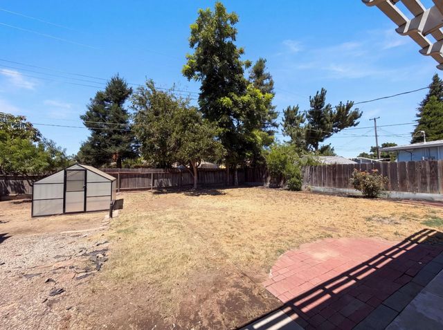 719 N Crescent Ave, Lodi, CA 95240