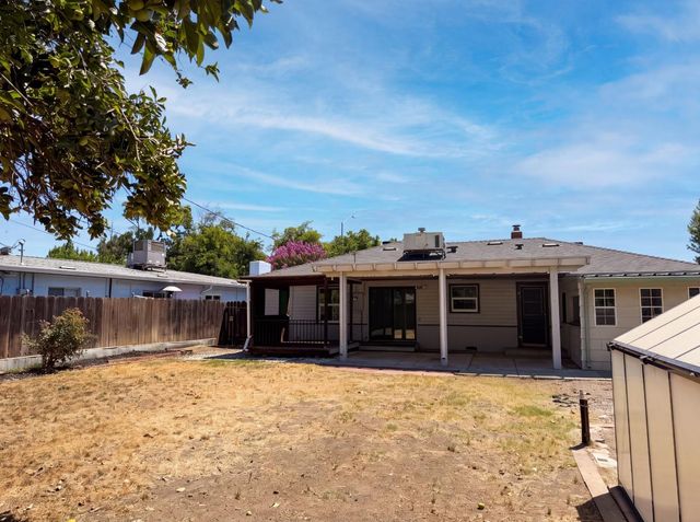719 N Crescent Ave, Lodi, CA 95240
